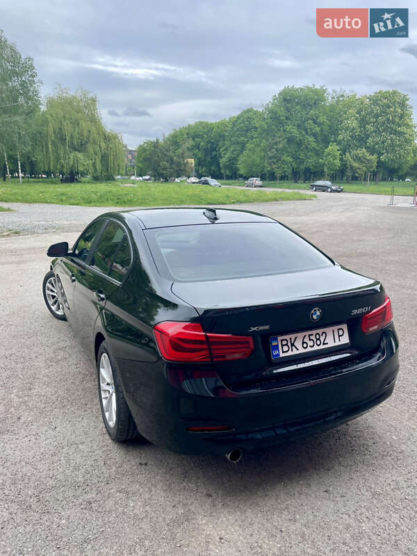Седан BMW 3 Series 2016 в Рівному