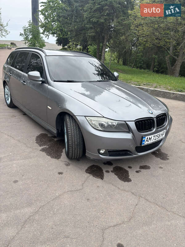 BMW 3 Series 2011