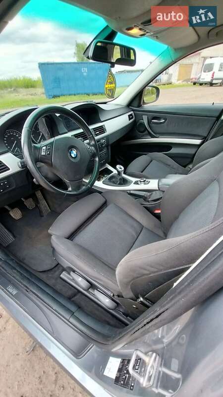 Універсал BMW 3 Series 2011 в Дерно