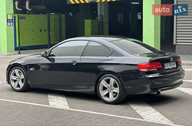 Купе BMW 3 Series 2010 в 
