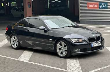 Купе BMW 3 Series 2010 в 