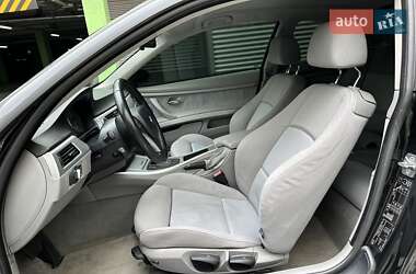 Купе BMW 3 Series 2010 в 