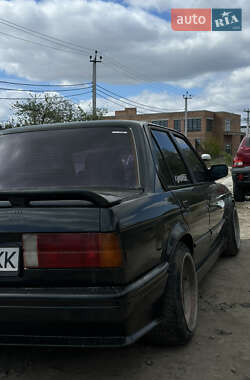 Седан BMW 3 Series 1985 в 