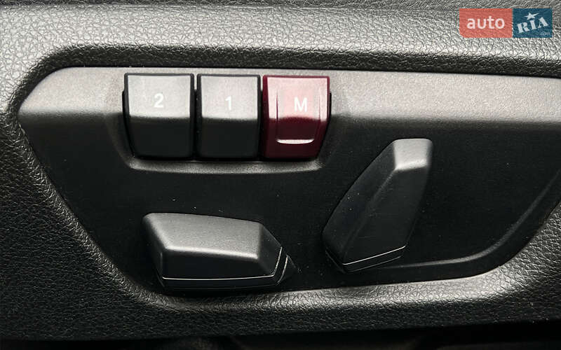 Седан BMW 3 Series 2013 в Львові
