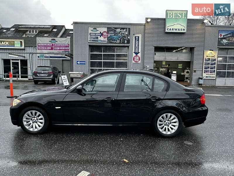 Седан BMW 3 Series 2009 в Ивано-Франковске