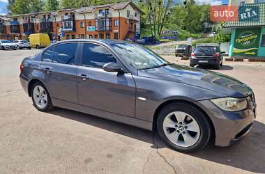 Седан BMW 3 Series 2005 в Обухове