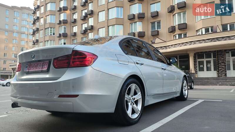 Седан BMW 3 Series 2014 в Киеве