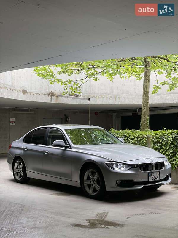 Седан BMW 3 Series 2014 в Ровно фото 3 Седан BMW 3 Series 2014 в Ровно