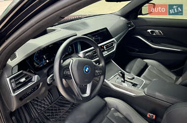 Седан BMW 3 Series 2022 в 