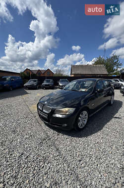 Седан BMW 3 Series 2010 в 
