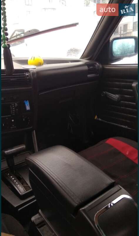 Седан BMW 3 Series 1987 в Константиновке (Краматорского района) фото 14 Седан BMW 3 Series 1987 в Константиновке (Краматорского района)