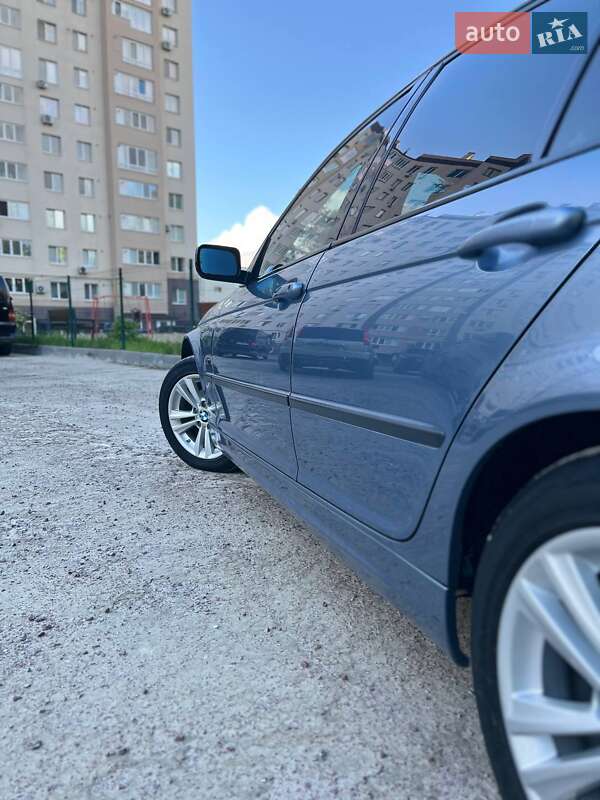 Седан BMW 3 Series 2001 в Сумах