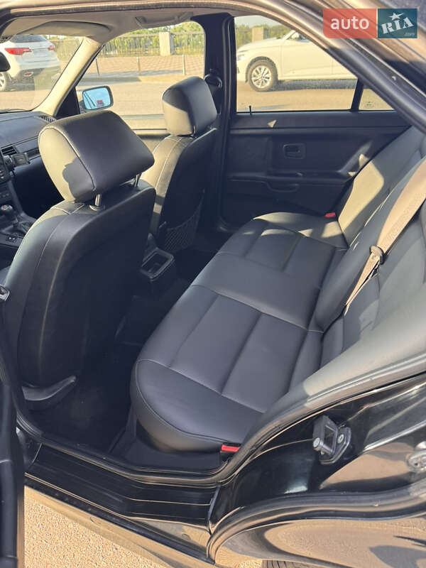 Седан BMW 3 Series 1995 в Киеве