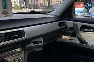 Седан BMW 3 Series 2005 в 