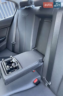Седан BMW 3 Series 2016 в 