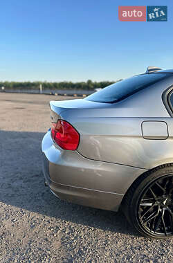 Седан BMW 3 Series 2009 в 