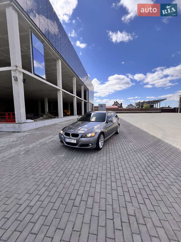 Универсал BMW 3 Series 2010 в Костополе
