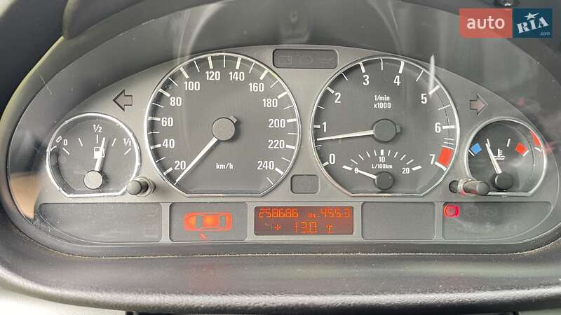 Седан BMW 3 Series 2003 в Богодухове