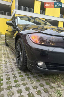 Седан BMW 3 Series 2011 в 