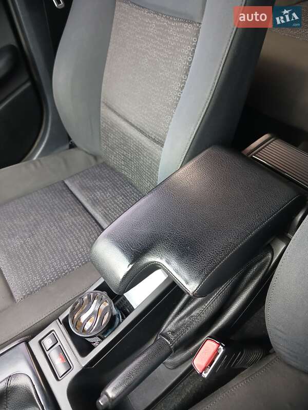 Седан BMW 3 Series 2001 в Каневі