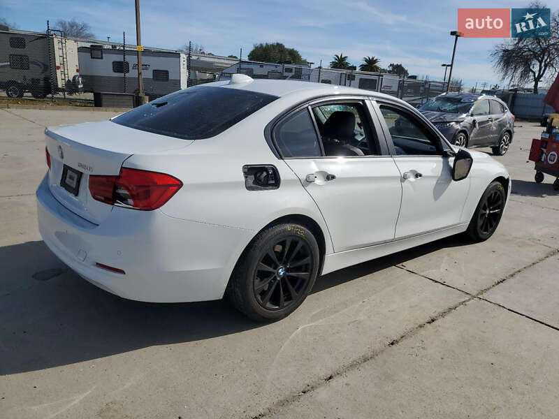 Седан BMW 3 Series 2016 в Львові
