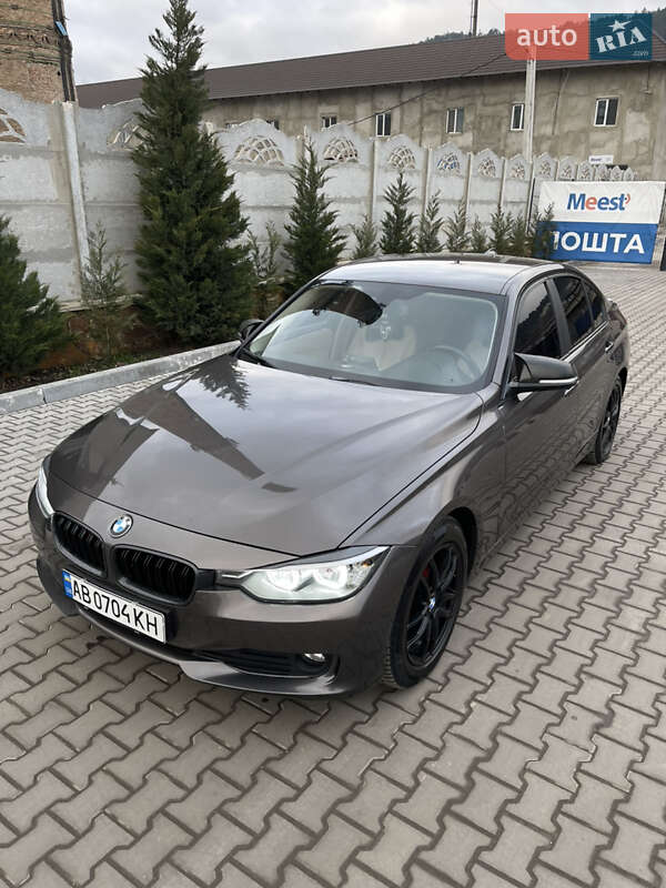 Седан BMW 3 Series 2012 в Могилев-Подольске фото 2 Седан BMW 3 Series 2012 в Могилев-Подольске