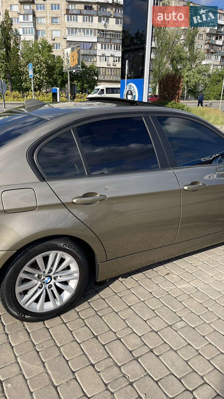 Седан BMW 3 Series 2006 в Києві
