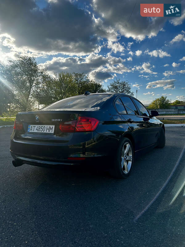 Седан BMW 3 Series 2013 в Павлограде
