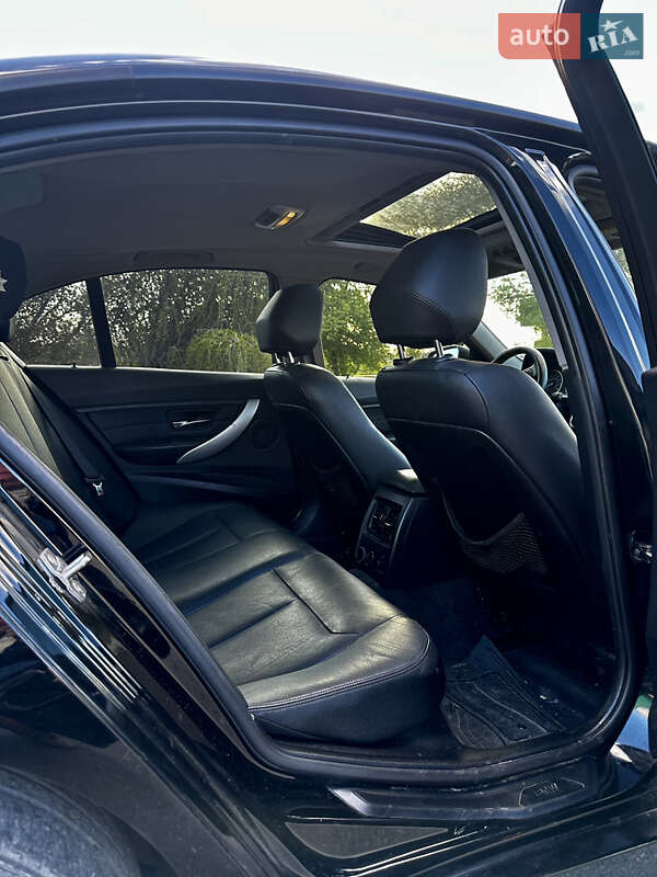 Седан BMW 3 Series 2013 в Павлограде