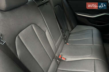Седан BMW 3 Series 2019 в 