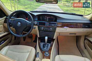 Седан BMW 3 Series 2011 в 