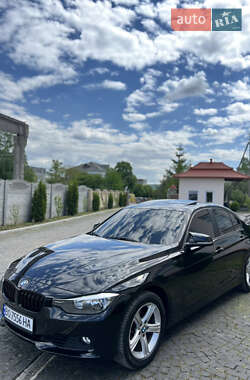 Седан BMW 3 Series 2015 в Золочеві