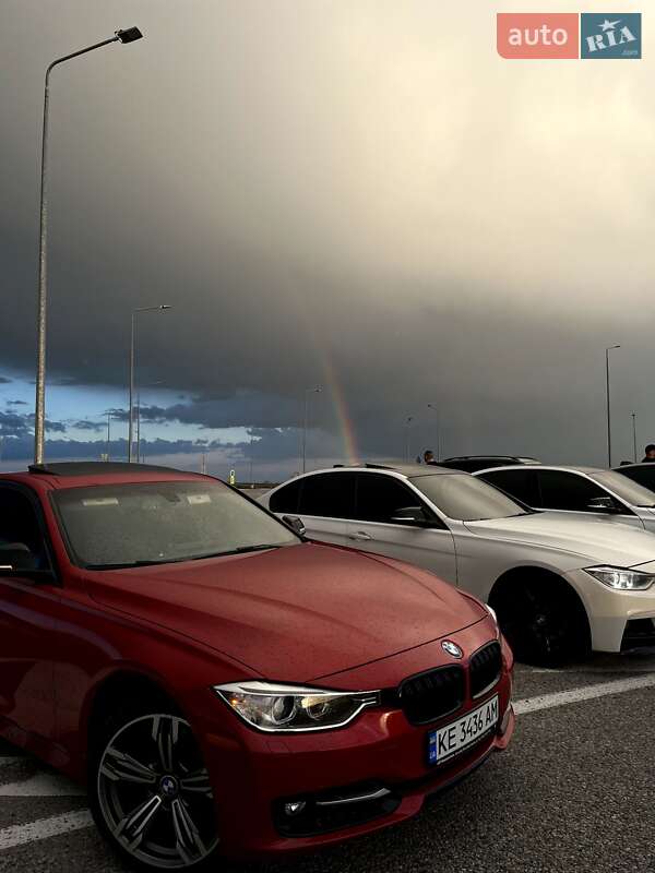 Седан BMW 3 Series 2015 в Кам'янському