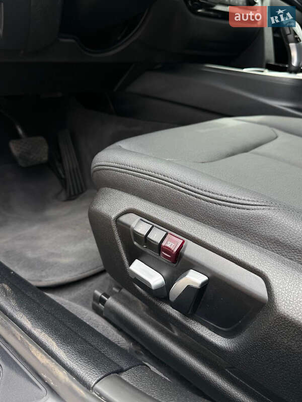 Седан BMW 3 Series 2016 в Чернигове