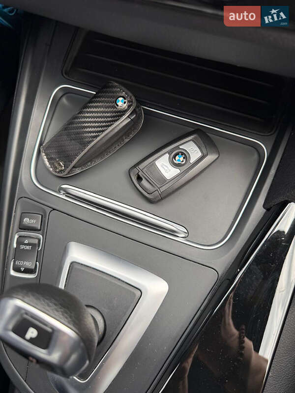 Седан BMW 3 Series 2016 в Чернигове