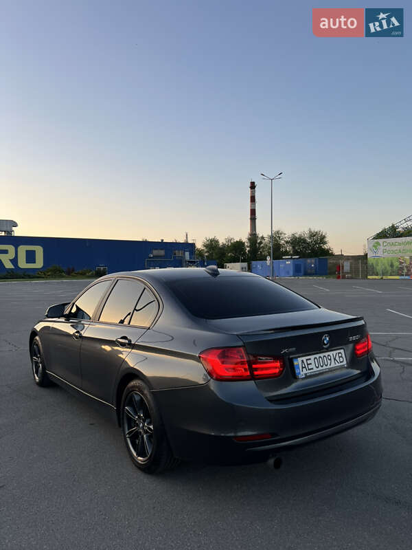 Седан BMW 3 Series 2015 в 