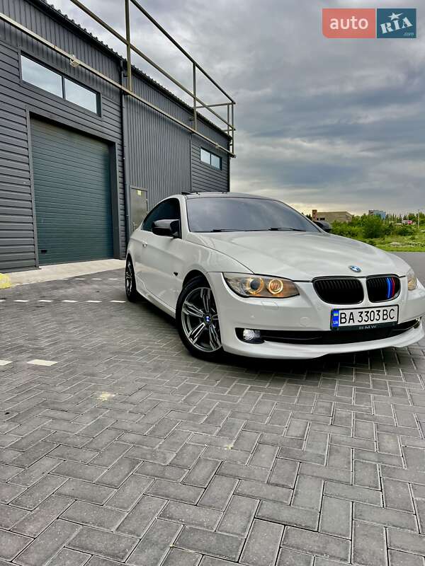 Купе BMW 3 Series 2012 в 