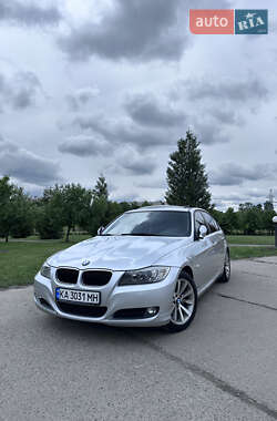 Седан BMW 3 Series 2010 в 
