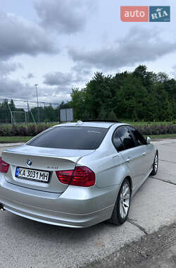 Седан BMW 3 Series 2010 в 