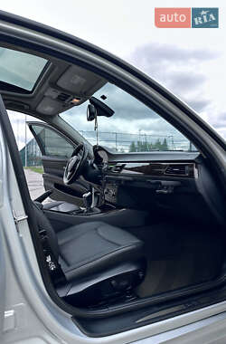 Седан BMW 3 Series 2010 в 