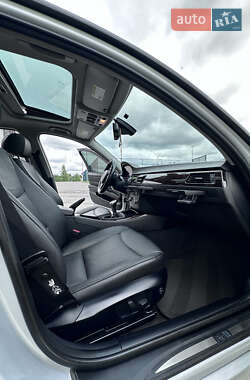 Седан BMW 3 Series 2010 в 