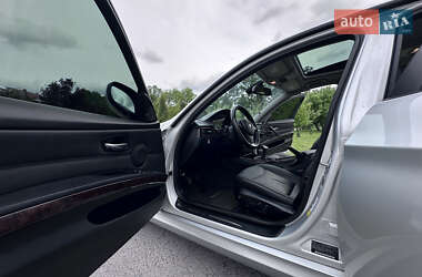 Седан BMW 3 Series 2010 в 