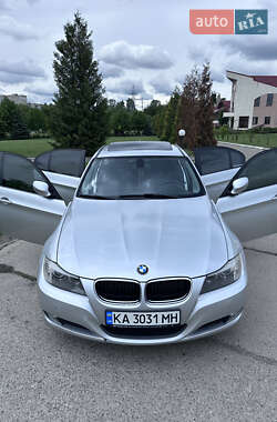 Седан BMW 3 Series 2010 в 