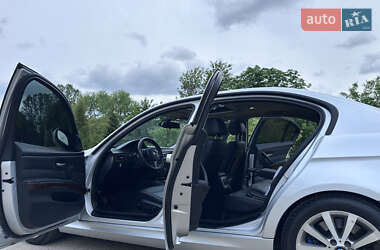 Седан BMW 3 Series 2010 в 