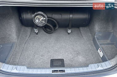 Седан BMW 3 Series 2010 в 