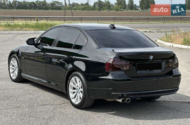Седан BMW 3 Series 2011 в 