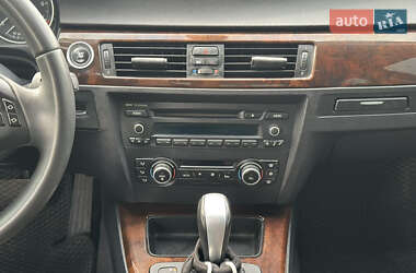 Седан BMW 3 Series 2011 в 