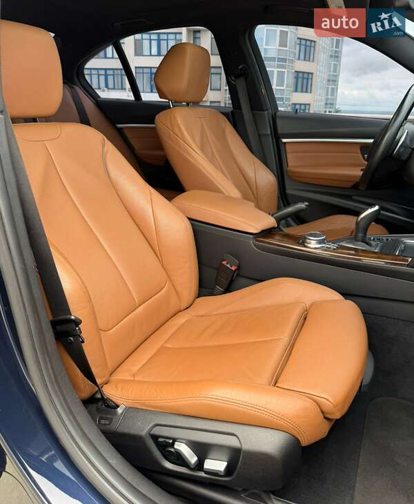 Седан BMW 3 Series 2017 в Одессе