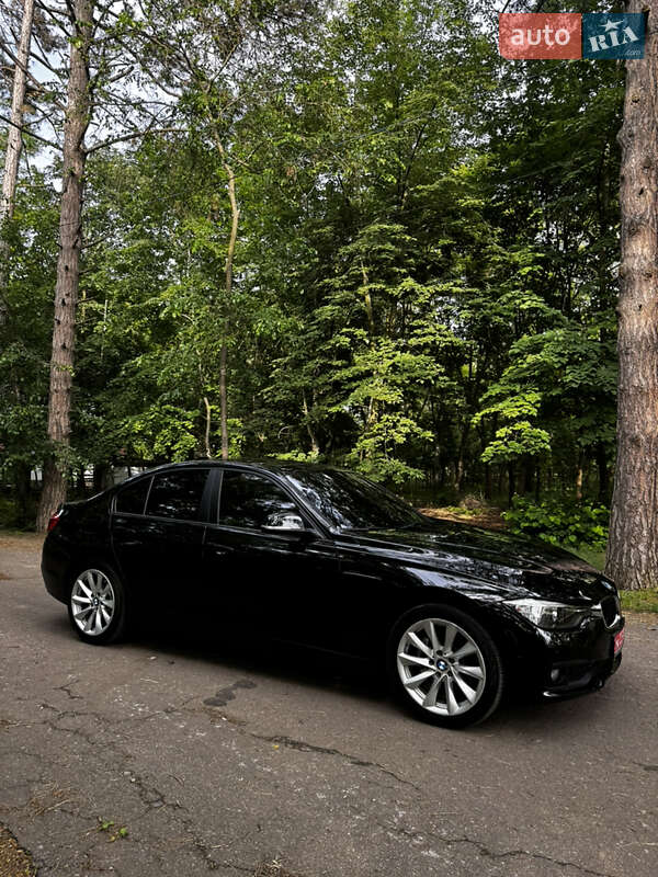Седан BMW 3 Series 2017 в Одессе