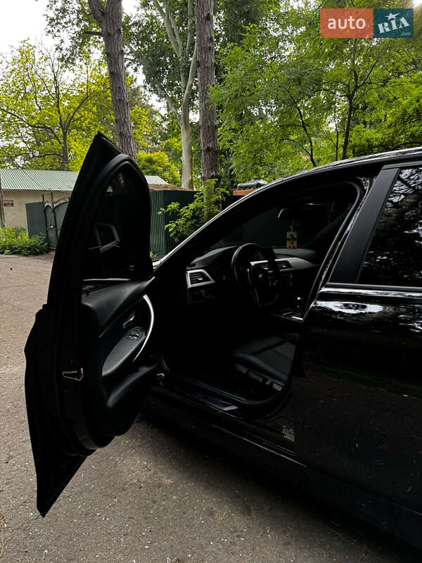 Седан BMW 3 Series 2017 в Одессе
